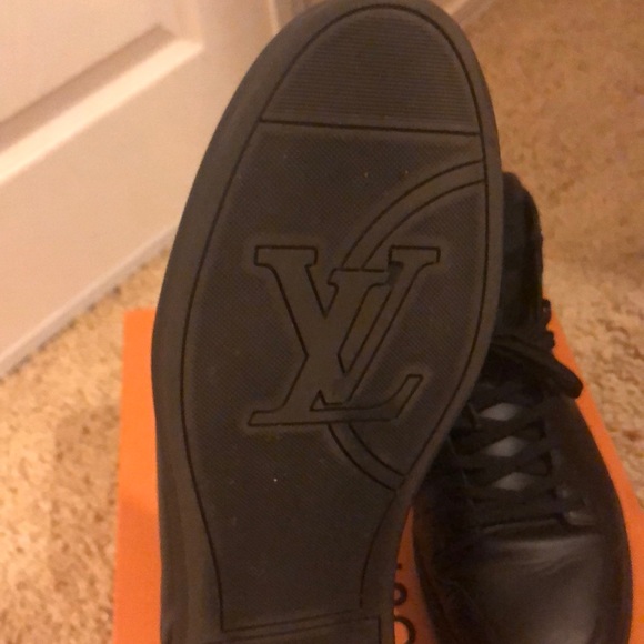 Louis Vuitton sneakers - Picture 4 of 8